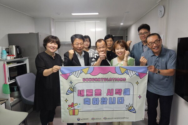 충남도·보령시청 자립장애인 입주 축하 방문
