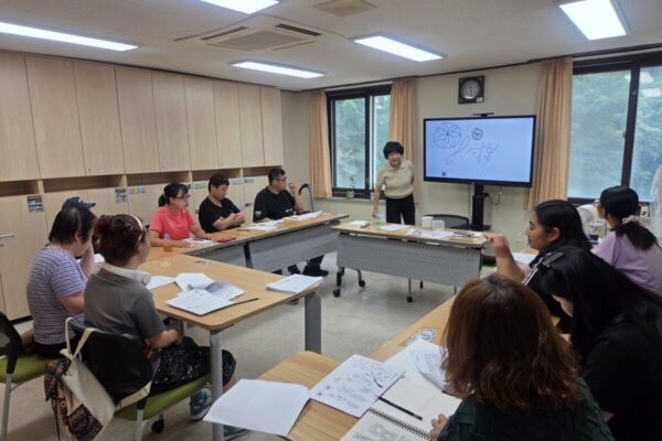 찾아가는 장애인평생교육 「캘리그라피 교실」 첫 수업(생애맞춤지원팀)